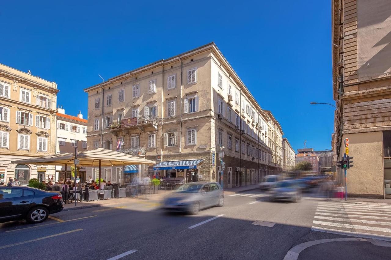 Adria Square Studios Rijeka Exterior foto